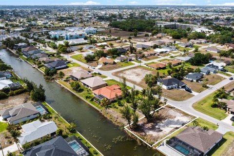 Terreno en venta en Cape Coral, Florida № 1608619 - foto 4