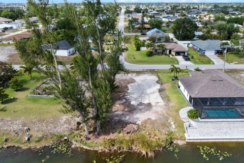 Terreno en venta en Cape Coral, Florida № 1608619 - foto 6