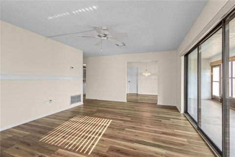 Condo in Venice, Florida, 2 bedrooms  № 1750562 - photo 5