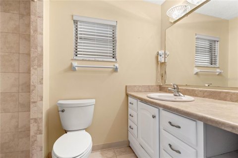 Condo in Venice, Florida, 2 bedrooms  № 1750562 - photo 19
