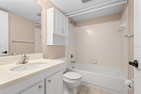 Condo in Venice, Florida, 2 bedrooms  № 1750562 - photo 16