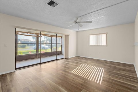 Condo in Venice, Florida, 2 bedrooms  № 1750562 - photo 4