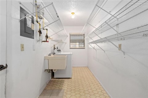 Condo in Venice, Florida, 2 bedrooms  № 1750562 - photo 11