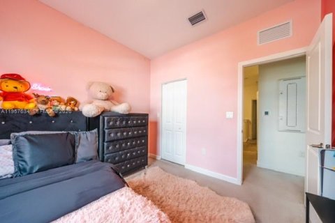Adosado en venta en Miami Gardens, Florida, 3 dormitorios, 148.18 m2 № 2011609 - foto 23