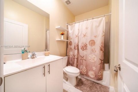 Adosado en venta en Miami Gardens, Florida, 3 dormitorios, 148.18 m2 № 2011609 - foto 18
