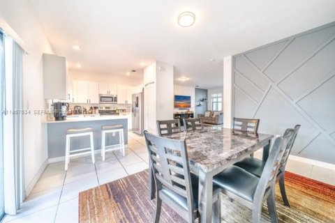 Adosado en venta en Miami Gardens, Florida, 3 dormitorios, 148.18 m2 № 2011609 - foto 8