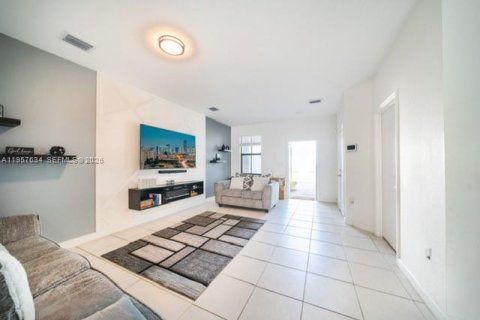 Adosado en venta en Miami Gardens, Florida, 3 dormitorios, 148.18 m2 № 2011609 - foto 5
