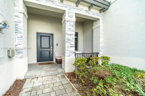Adosado en venta en Miami Gardens, Florida, 3 dormitorios, 148.18 m2 № 2011609 - foto 3