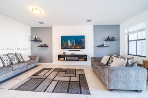 Adosado en venta en Miami Gardens, Florida, 3 dormitorios, 148.18 m2 № 2011609 - foto 6