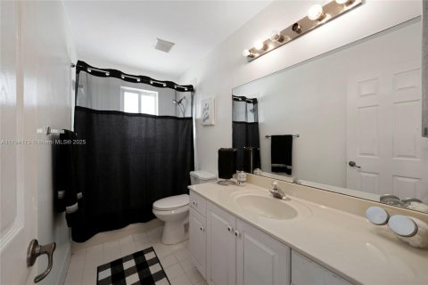 Casa en venta en Pembroke Pines, Florida, 3 dormitorios, 203.46 m2 № 1678740 - foto 23