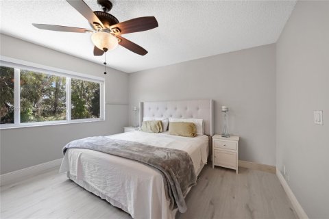 Casa en venta en Pembroke Pines, Florida, 3 dormitorios, 203.46 m2 № 1678740 - foto 17