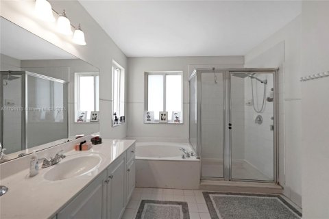 Casa en venta en Pembroke Pines, Florida, 3 dormitorios, 203.46 m2 № 1678740 - foto 20