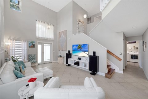 Casa en venta en Pembroke Pines, Florida, 3 dormitorios, 203.46 m2 № 1678740 - foto 9