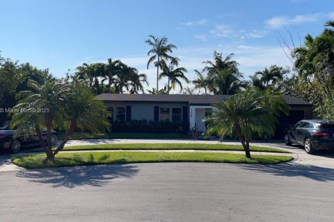 House in Hollywood, Florida 3 bedrooms, 152.73 sq.m. № 1713043 - photo 1