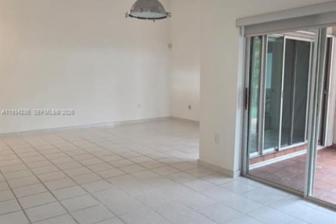 House in Miami, Florida 3 bedrooms, 154.5 sq.m. № 2002665 - photo 4