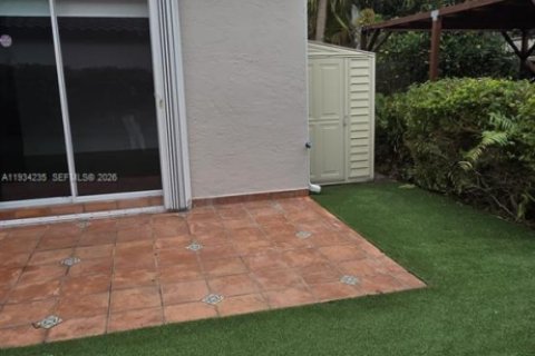 House in Miami, Florida 3 bedrooms, 154.5 sq.m. № 2002665 - photo 15