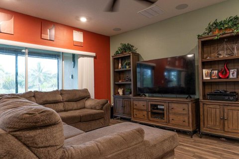 House in Port St. Lucie, Florida 5 bedrooms, 211.26 sq.m. № 2082754 - photo 5