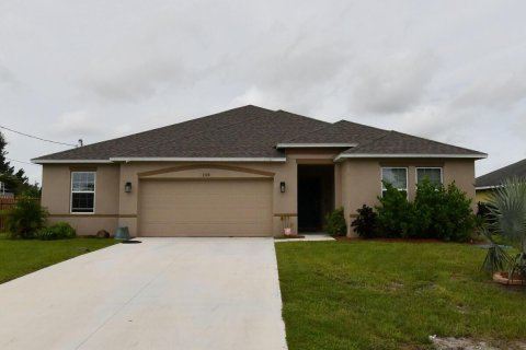 House in Port St. Lucie, Florida 5 bedrooms, 211.26 sq.m. № 2082754