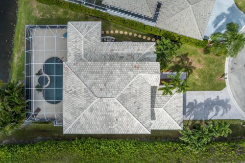 Купить виллу или дом в Уэст-Палм-Бич, Флорида 8 комнат, 264.59м2, № 2084776 - фото 10