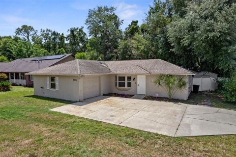 House in Crystal River, Florida 3 bedrooms, 116.13 sq.m. № 2116017