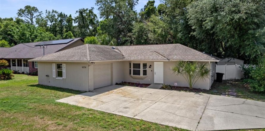 Villa ou maison à Crystal River, Floride 3 chambres, 116.13 m2 № 2116017