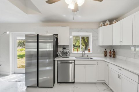 Villa ou maison à vendre à Inglis, Floride: 3 chambres, 165.09 m2 № 2344764 - photo 14