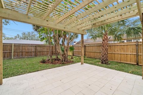 Casa en alquiler en Saint Petersburg, Florida, 3 dormitorios, 117.15 m2 № 1828616 - foto 3