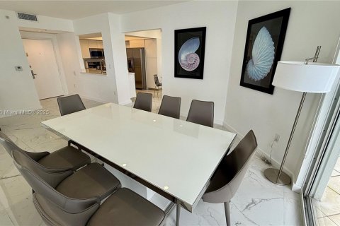 Copropriété à vendre à Sunny Isles Beach, Floride: 3 chambres, 172.8 m2 № 1961342 - photo 16