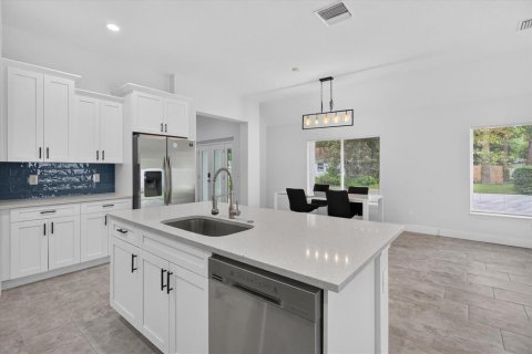 Villa ou maison à louer à Tampa, Floride: 5 chambres, 218.32 m2 № 2415318 - photo 20