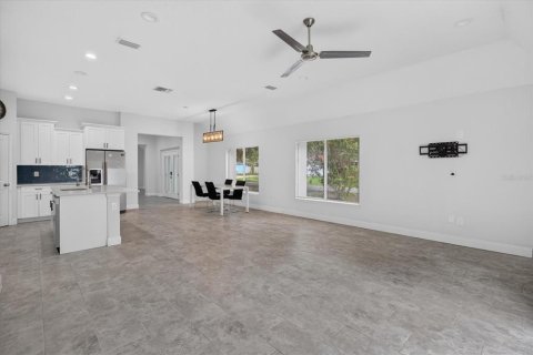 Villa ou maison à louer à Tampa, Floride: 5 chambres, 218.32 m2 № 2415318 - photo 25