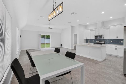 Villa ou maison à louer à Tampa, Floride: 5 chambres, 218.32 m2 № 2415318 - photo 9