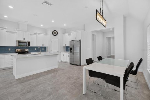 Villa ou maison à louer à Tampa, Floride: 5 chambres, 218.32 m2 № 2415318 - photo 13
