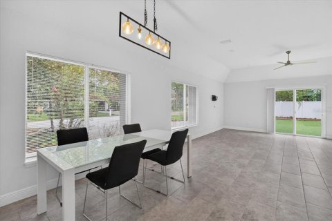 Villa ou maison à louer à Tampa, Floride: 5 chambres, 218.32 m2 № 2415318 - photo 10