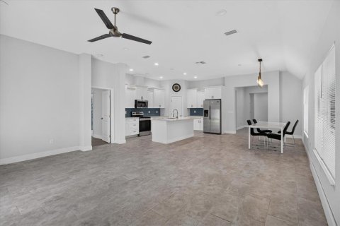 Villa ou maison à louer à Tampa, Floride: 5 chambres, 218.32 m2 № 2415318 - photo 26