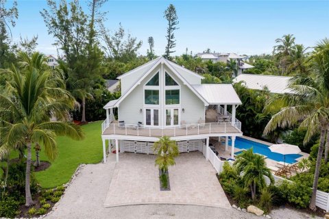 House in Anna Maria, Florida 3 bedrooms, 153.47 sq.m. № 2323251
