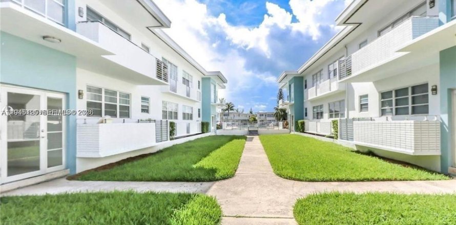 Кондоминиум с 2 спальнями в Майами-Бич, Флорида № 2001451