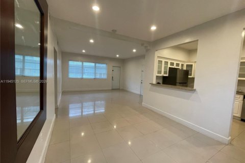 Снять в аренду кондоминиум в Майами-Бич, Флорида 2 спальни, 104.05м2, № 2001451 - фото 5