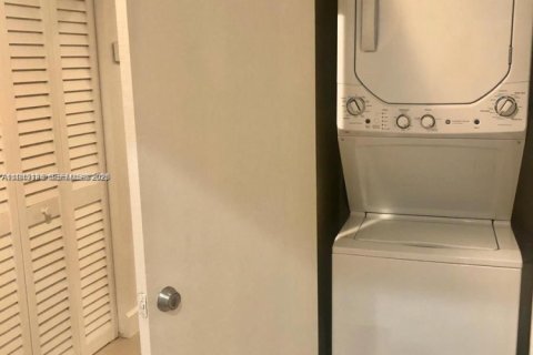 Снять в аренду кондоминиум в Майами-Бич, Флорида 2 спальни, 104.05м2, № 2001451 - фото 8