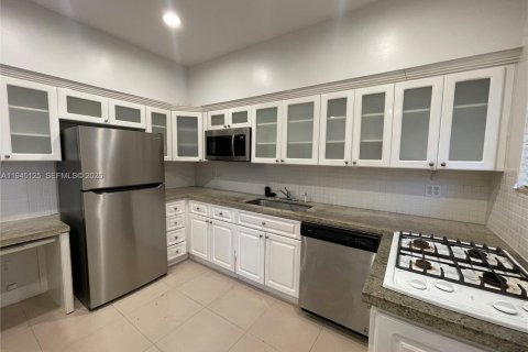 Снять в аренду кондоминиум в Майами-Бич, Флорида 2 спальни, 104.05м2, № 2001451 - фото 3