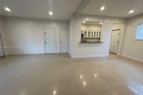 Снять в аренду кондоминиум в Майами-Бич, Флорида 2 спальни, 104.05м2, № 2001451 - фото 7