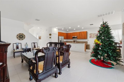 House in Kissimmee, Florida 5 bedrooms, 285.67 sq.m. № 2217382 - photo 14