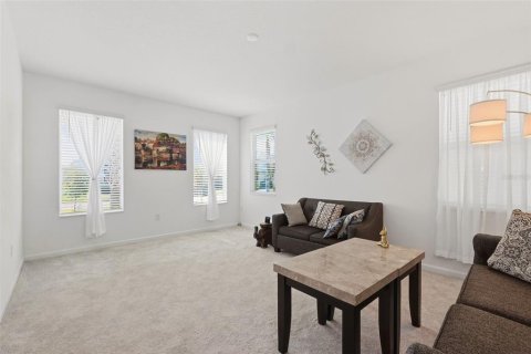 House in Kissimmee, Florida 5 bedrooms, 285.67 sq.m. № 2217382 - photo 7