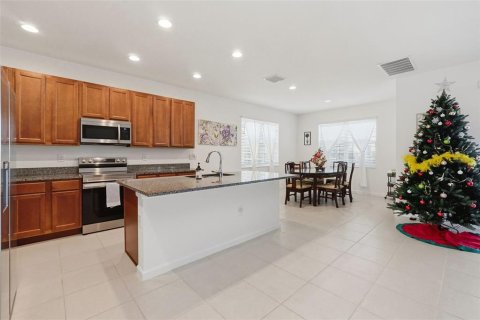 House in Kissimmee, Florida 5 bedrooms, 285.67 sq.m. № 2217382 - photo 16