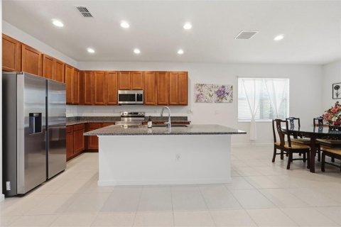 House in Kissimmee, Florida 5 bedrooms, 285.67 sq.m. № 2217382 - photo 17