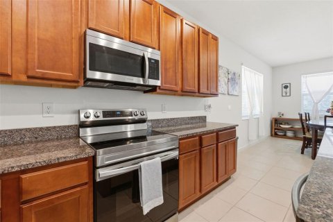 House in Kissimmee, Florida 5 bedrooms, 285.67 sq.m. № 2217382 - photo 23