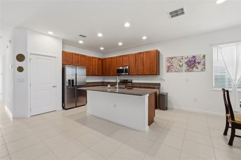 House in Kissimmee, Florida 5 bedrooms, 285.67 sq.m. № 2217382 - photo 18