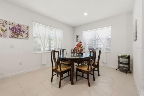 House in Kissimmee, Florida 5 bedrooms, 285.67 sq.m. № 2217382 - photo 24