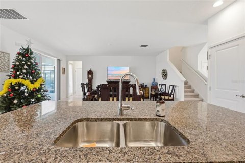 House in Kissimmee, Florida 5 bedrooms, 285.67 sq.m. № 2217382 - photo 21