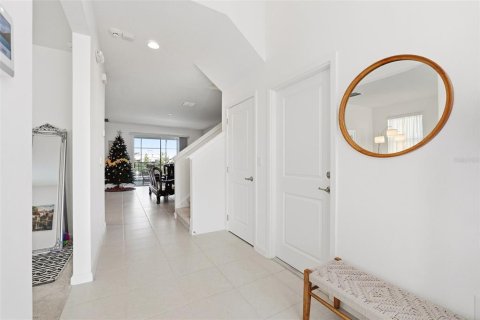 House in Kissimmee, Florida 5 bedrooms, 285.67 sq.m. № 2217382 - photo 5