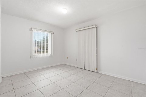 House in Port Charlotte, Florida 3 bedrooms, 111.02 sq.m. № 2152314 - photo 20
